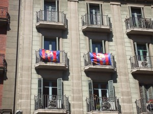 Via Laietana, Barcelona geniet nog na van de Champions League zege.   