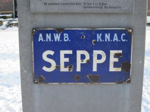 Bosschenhoofd, 22 januari 2013. Monument met plaatsnaambord Seppe (foto: René Hoeflaak)