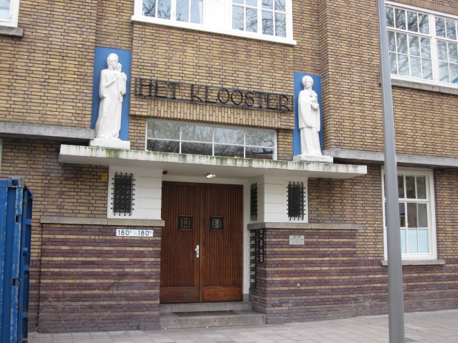 Rotterdam april 2011: , Putselaan, het voormalige St. Louisklooster (foto: René Hoeflaak)