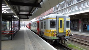 19 april 2013: Station Maastricht, spoor 5.Trein richting Luik staat klaar voor vertrek (foto: René Hoeflaak)     