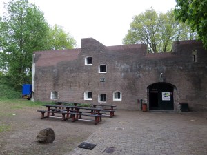 Utrecht, Fort Blauwkapel uit 1818-1821. Nu recreatiegebied, trouwlocatie en onderkomen voor scoutinggroep (foto: René Hoeflaak)