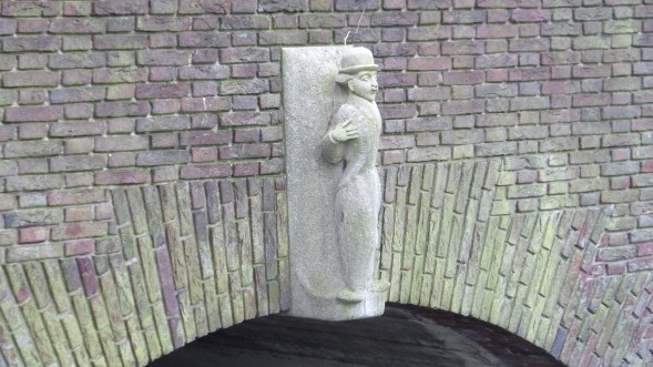 Rotterdam, Charlie Chaplin aan de Van Beuningenbrug (foto: René Hoeflaak)