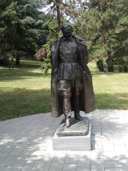 Belgrado, Juli 2013: Standbeeld uit 1948 van Josip Broz Tito in de tuin van het 25 mei museum. (foto: René Hoeflaak)