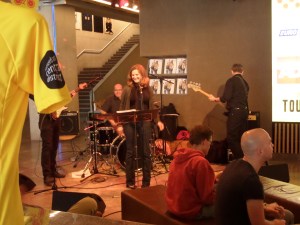 29 juni 2013: Place Pigalle in het Tourcafé van Rotterdam (foto: René Hoeflaak)