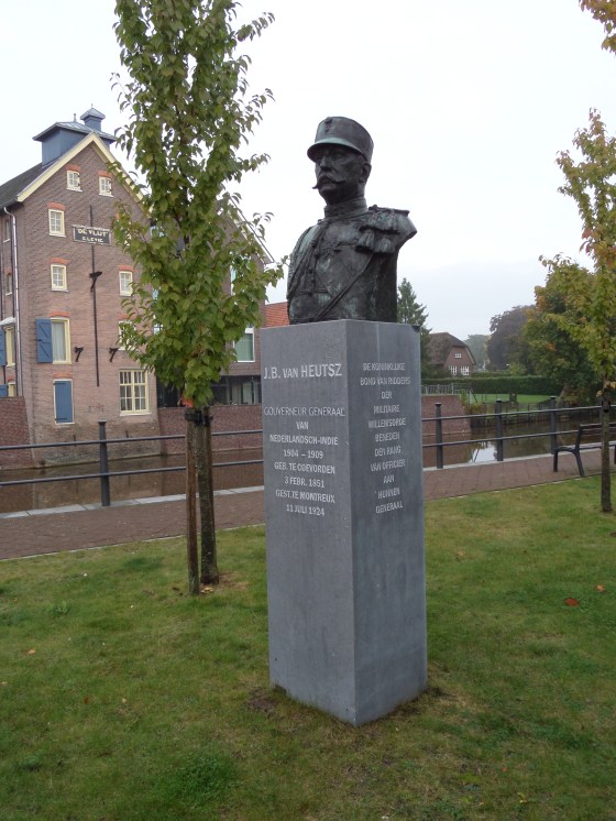 Coevorden: Borstbeeld van Van Heutsz, gemaakt door  August Falise (foto: René Hoeflaak)