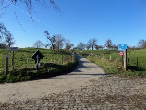 België, 's Gravenmoeren. Kruising enkele honderden meters voor de grens met Nederland (foto: René Hoeflaak)