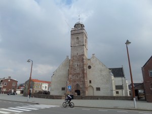 Katwijk, Boulevard, 4 maart 2014: De Andreaskerk uit 1640, pal aan de rand van het strand.   (foto: René Hoeflaak)