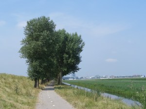 Aalsmeer, Geniedijk; aangelegd tussen 1888 en 1903 als onderdeel vn de Stelling van Amsterdam  (foto: René Hoeflaak)