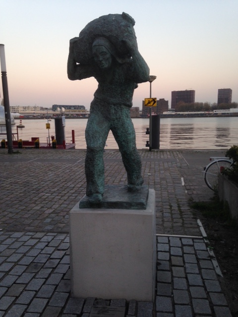 Rotterdam: De Lastdrager, 23 april 2015 (foto: René Hoeflaak)